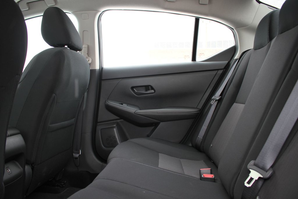 Nissan Sentra SV 2024 à Montréal, Québec - 8 - w1024h768px