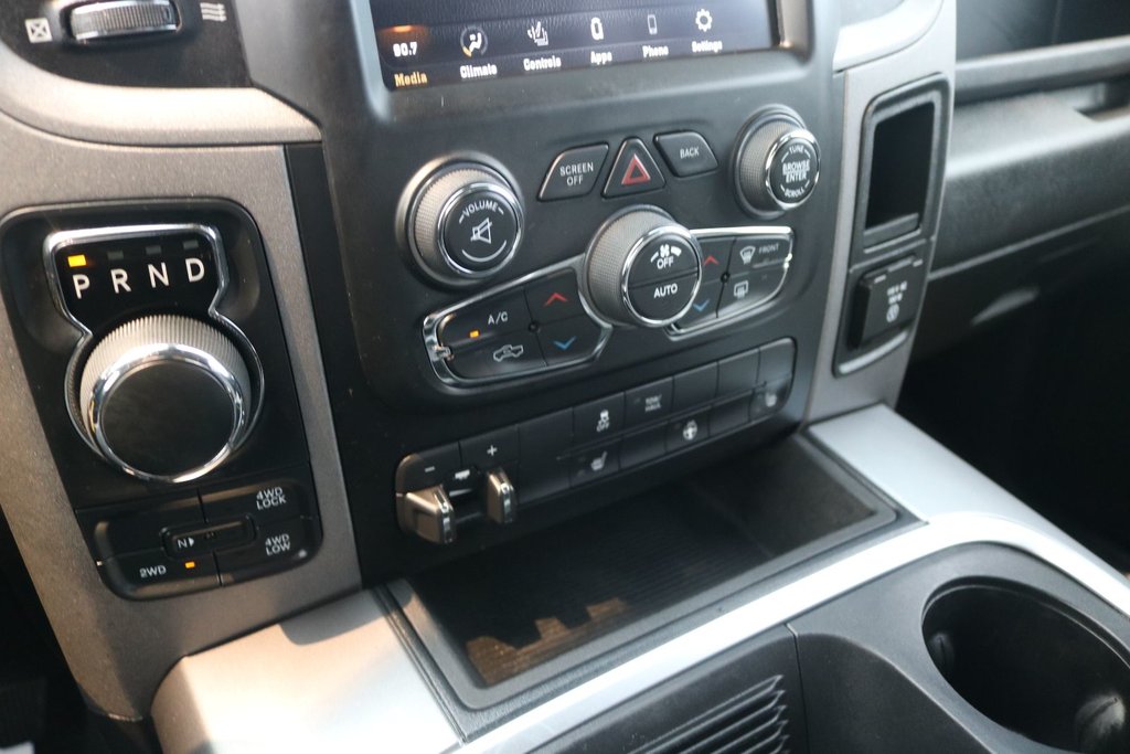 Ram 1500 Classic Express 2021 à Gatineau, Québec - 15 - w1024h768px