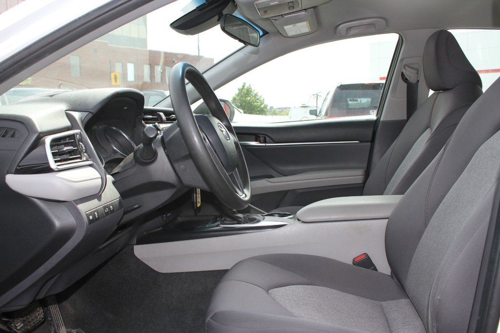 Toyota Camry L 2018 à Gatineau, Québec - 8 - w1024h768px