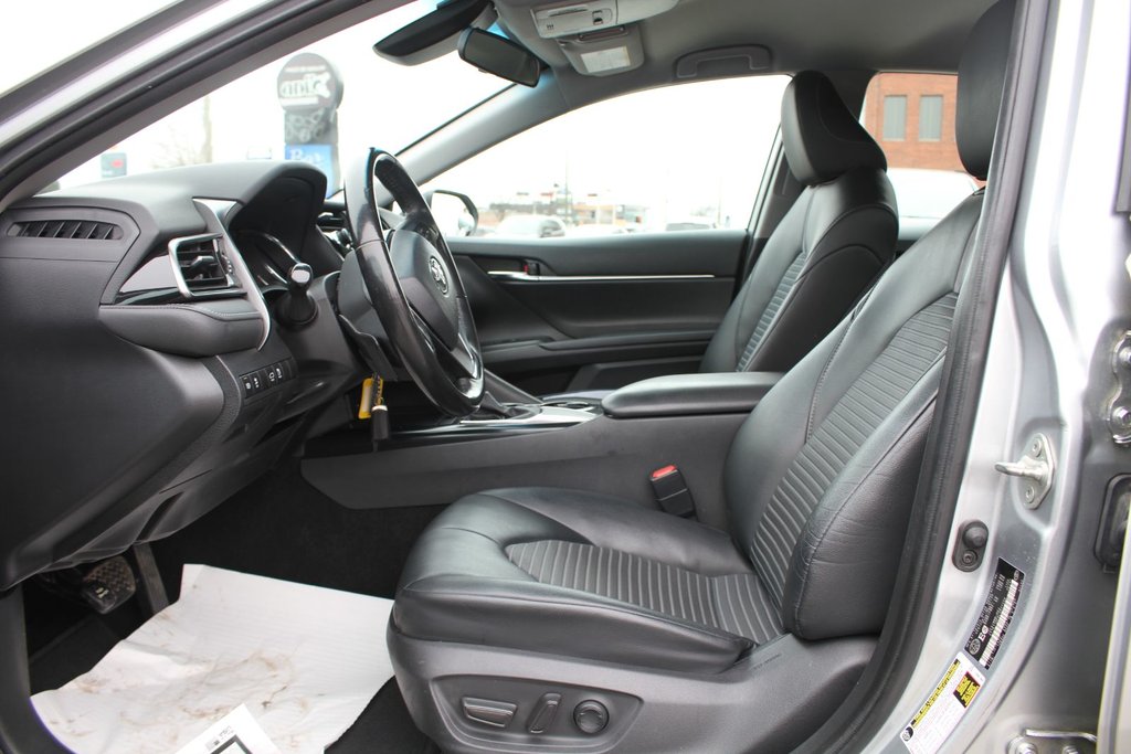 2020 Toyota Camry SE in Gatineau, Quebec - 7 - w1024h768px