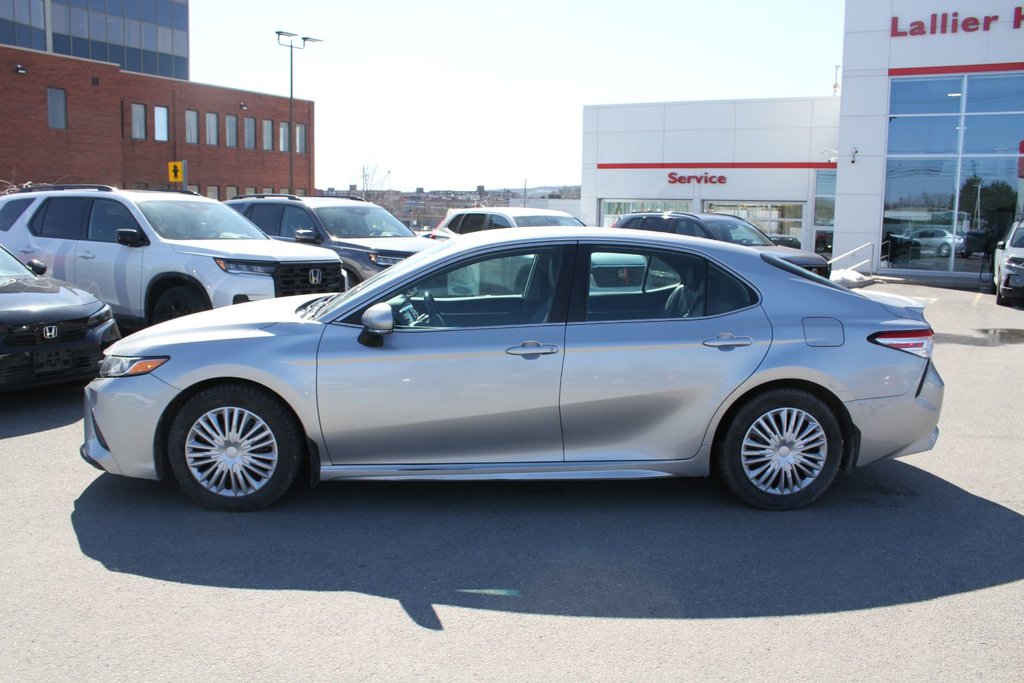 2020 Toyota Camry SE in Gatineau, Quebec - 2 - w1024h768px