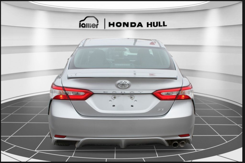 2020 Toyota Camry SE in Gatineau, Quebec - 4 - w1024h768px