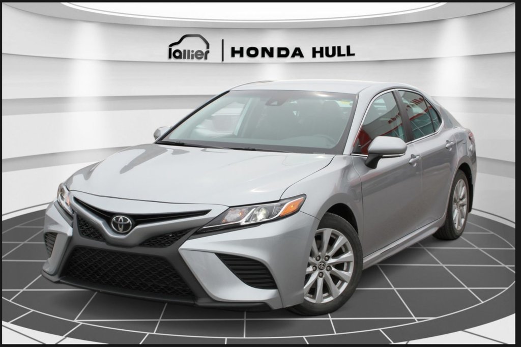 2020 Toyota Camry SE in Gatineau, Quebec - 1 - w1024h768px