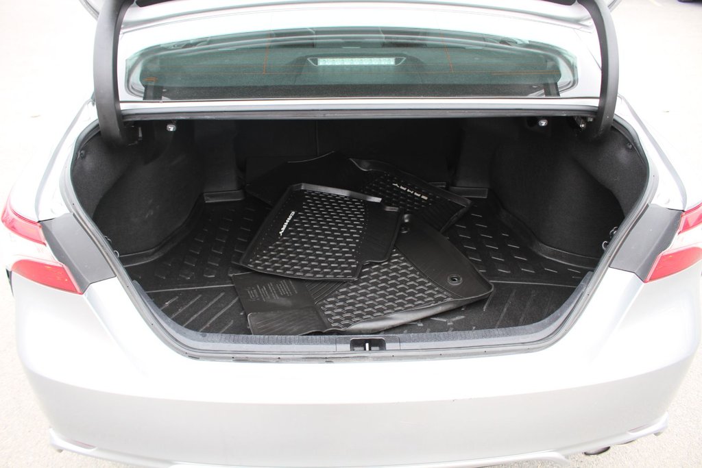 2020 Toyota Camry SE in Gatineau, Quebec - 22 - w1024h768px