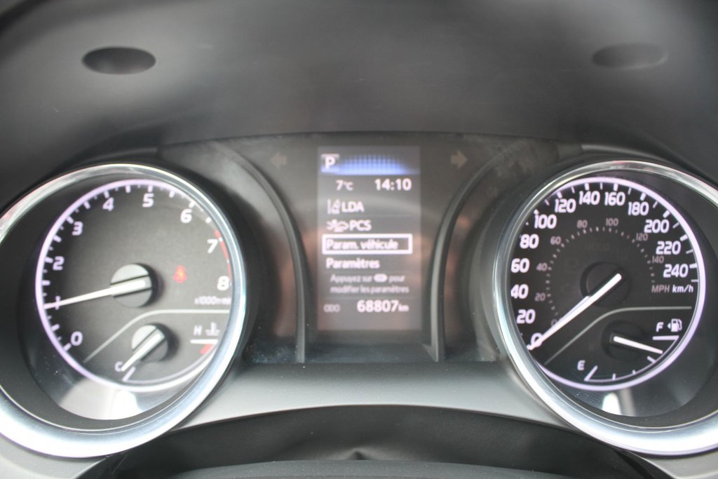 2020 Toyota Camry SE in Gatineau, Quebec - 11 - w1024h768px
