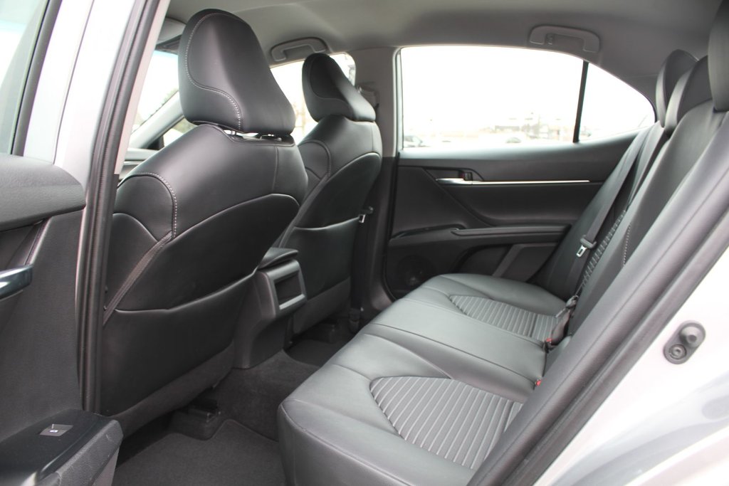 2020 Toyota Camry SE in Gatineau, Quebec - 8 - w1024h768px