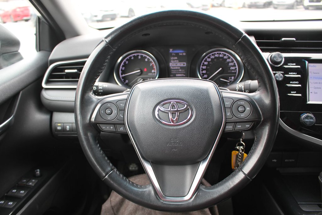 2020 Toyota Camry SE in Gatineau, Quebec - 10 - w1024h768px