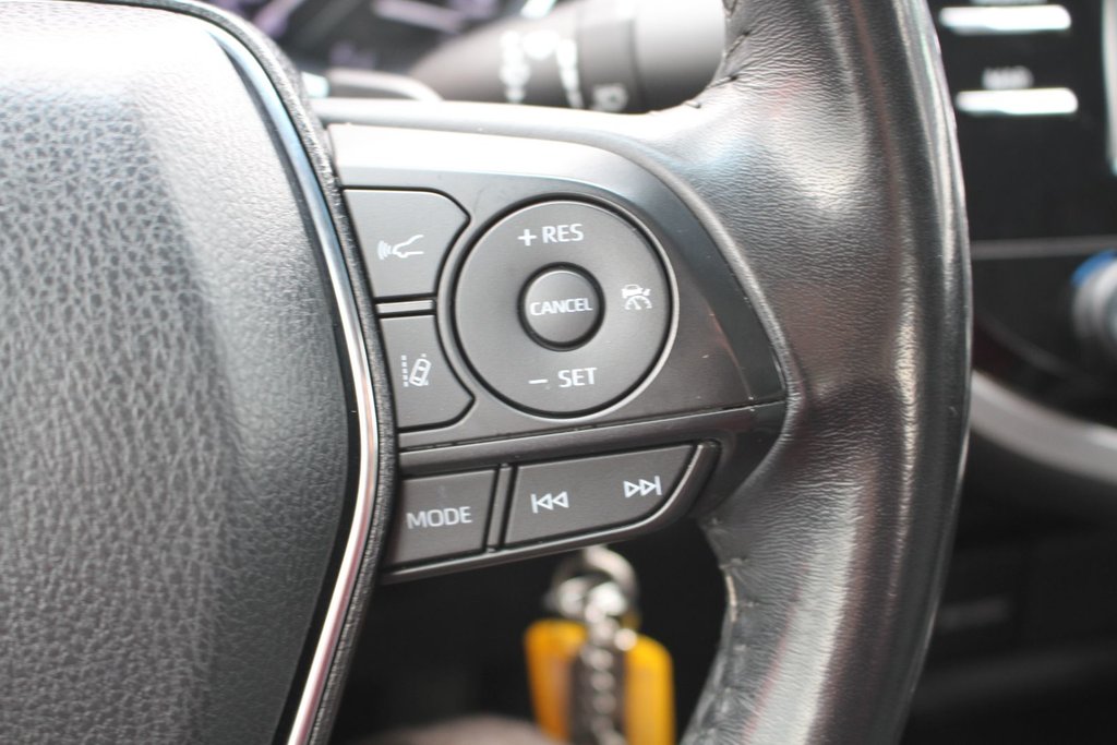 2020 Toyota Camry SE in Gatineau, Quebec - 14 - w1024h768px
