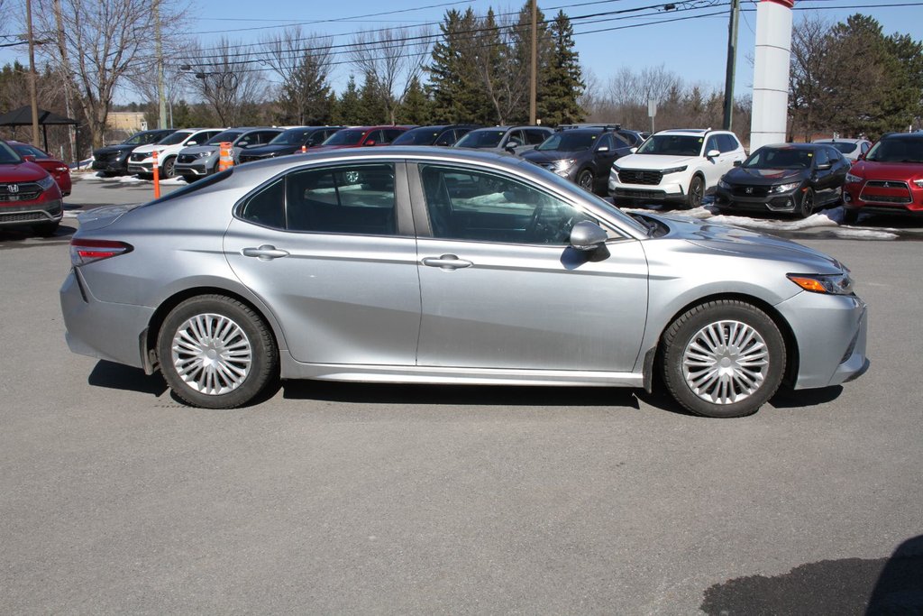 2020 Toyota Camry SE in Gatineau, Quebec - 6 - w1024h768px