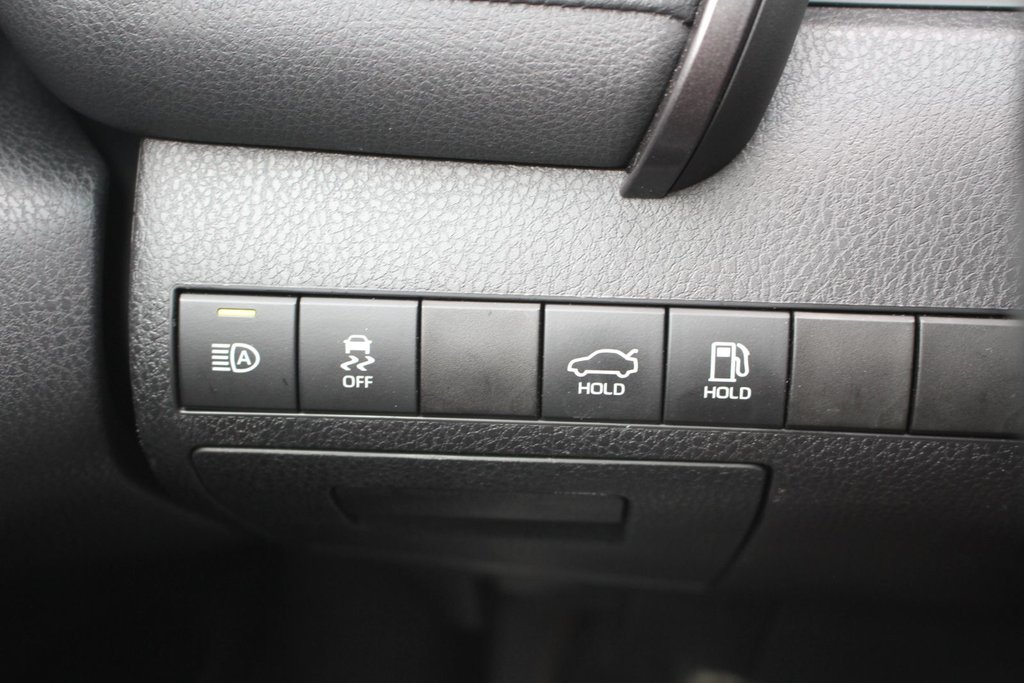 2020 Toyota Camry SE in Gatineau, Quebec - 13 - w1024h768px