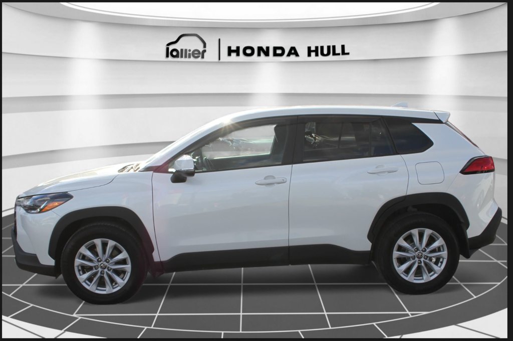Toyota Corolla Cross LE | AWD 2022 à Gatineau, Québec - 2 - w1024h768px