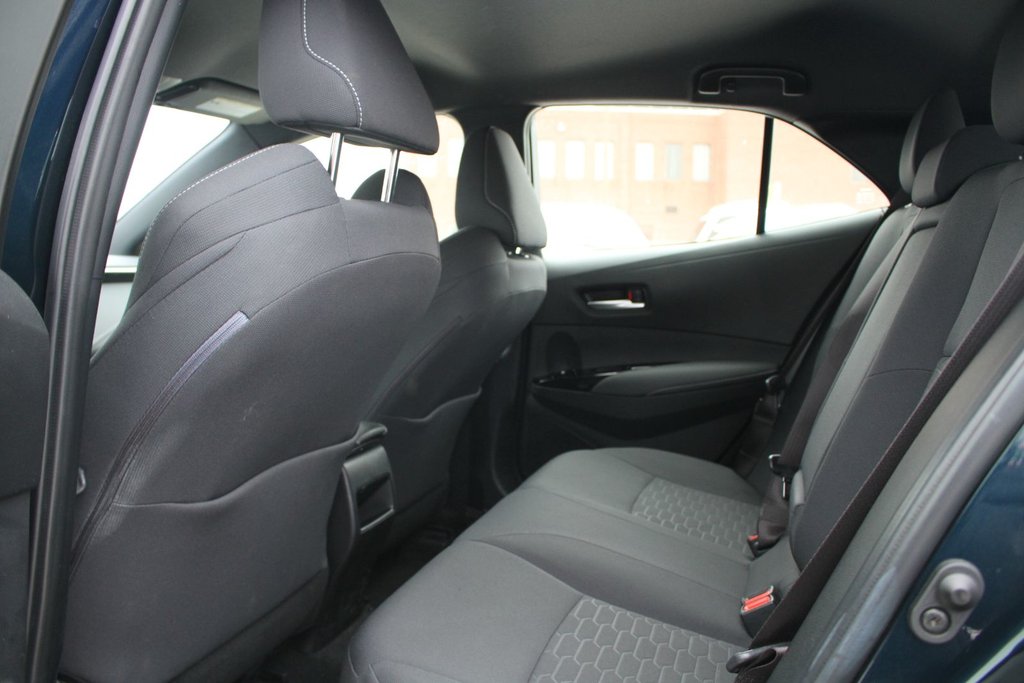 2020 Toyota Corolla Hatchback SE in Gatineau, Quebec - 8 - w1024h768px