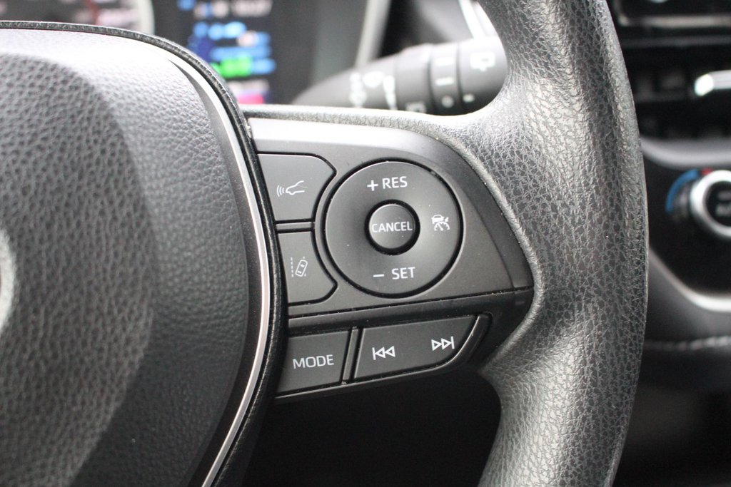 2020 Toyota Corolla Hatchback SE in Gatineau, Quebec - 14 - w1024h768px