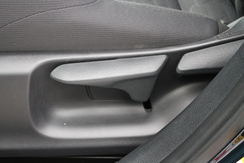 2020 Toyota Corolla Hatchback SE in Gatineau, Quebec - 19 - w1024h768px