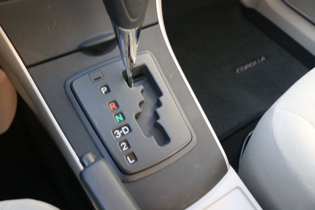 2013 Toyota Corolla CE in Gatineau, Quebec - 13 - w1024h768px