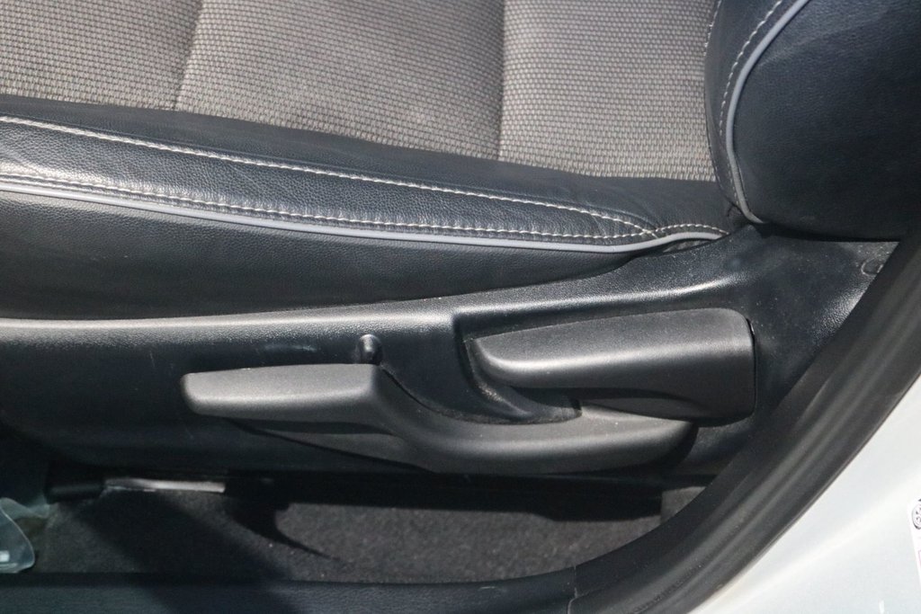 Toyota Corolla S 2014 à Montréal, Québec - 21 - w1024h768px