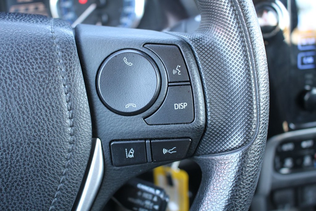 2018 Toyota Corolla LE in , Quebec - 14 - w1024h768px