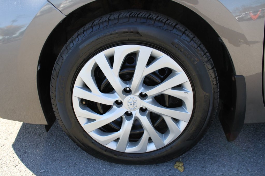 2018 Toyota Corolla LE in , Quebec - 24 - w1024h768px
