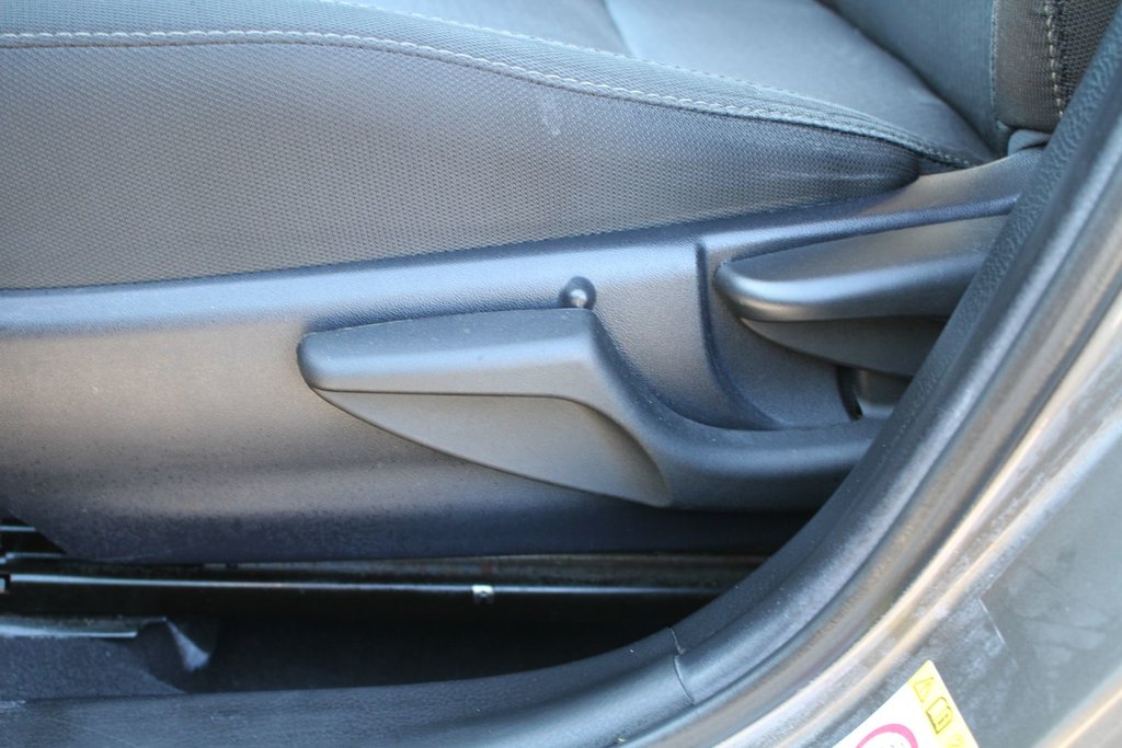 2018 Toyota Corolla LE in , Quebec - 21 - w1024h768px