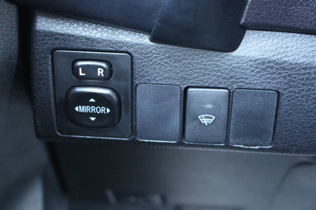 2018 Toyota Corolla LE in , Quebec - 13 - w1024h768px