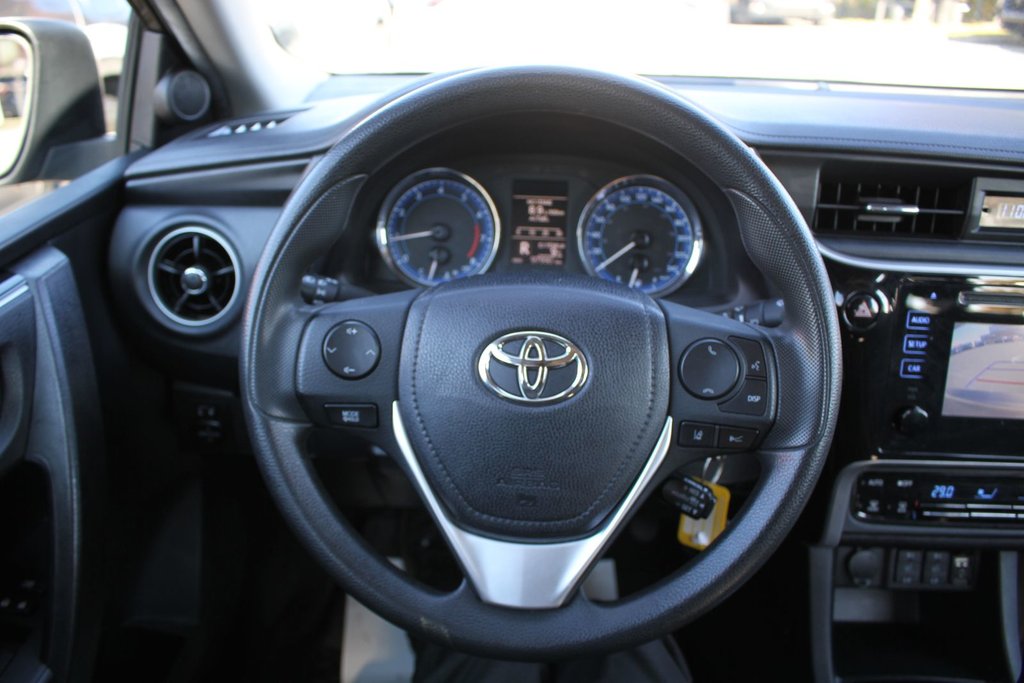 2018 Toyota Corolla LE in , Quebec - 10 - w1024h768px