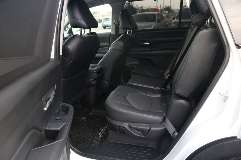 2025 Toyota Grand Highlander XLE in Montréal, Quebec - 8 - w1024h768px