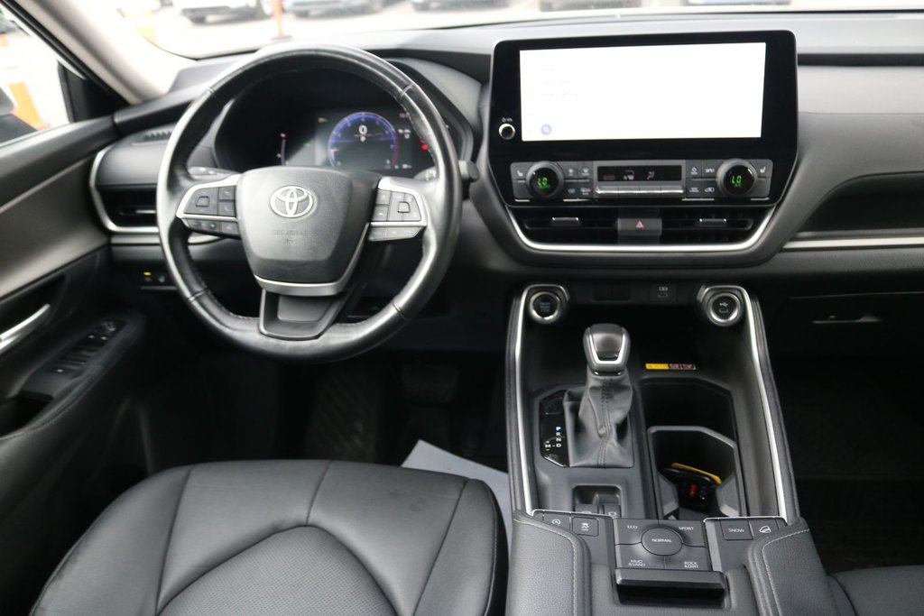 2025 Toyota Grand Highlander XLE in Montréal, Quebec - 11 - w1024h768px