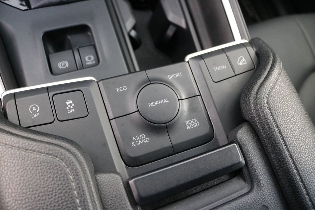 2025 Toyota Grand Highlander XLE in Montréal, Quebec - 17 - w1024h768px