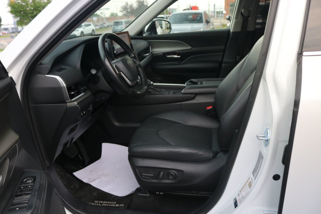 2025 Toyota Grand Highlander XLE in Montréal, Quebec - 7 - w1024h768px