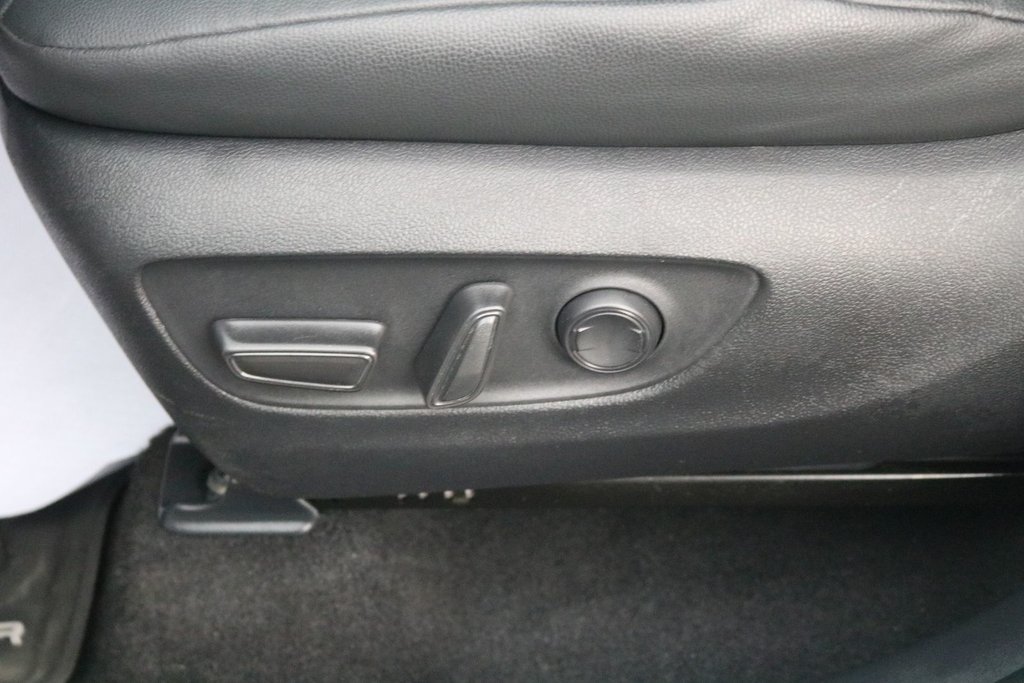 2025 Toyota Grand Highlander XLE in Montréal, Quebec - 23 - w1024h768px