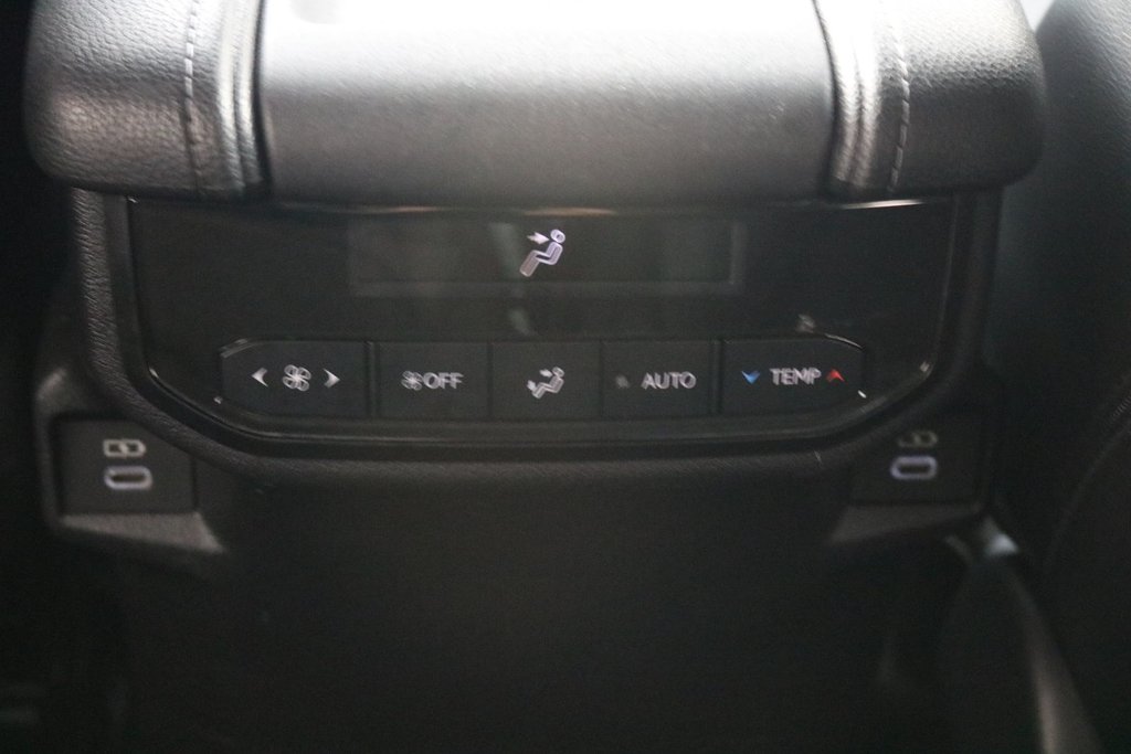 2025 Toyota Grand Highlander XLE in Montréal, Quebec - 10 - w1024h768px