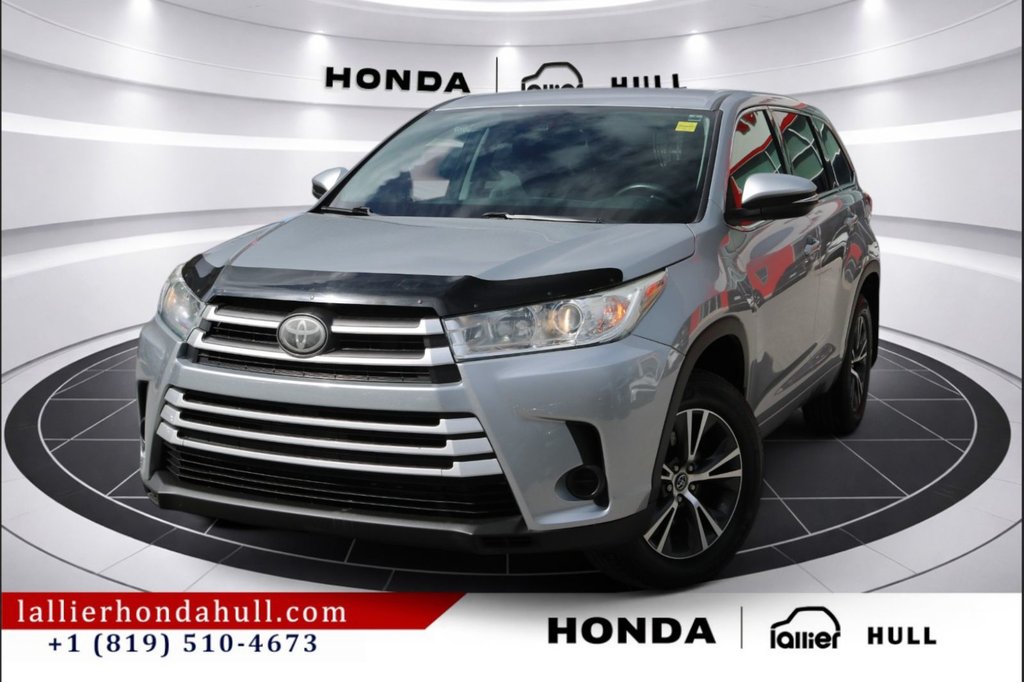 Toyota Highlander LE 2017 à Gatineau, Québec - 1 - w1024h768px