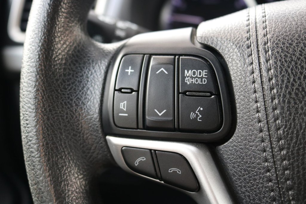 Toyota Highlander LE 2017 à Gatineau, Québec - 13 - w1024h768px