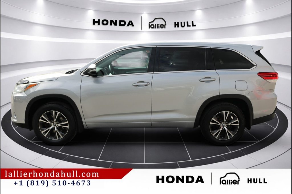 Toyota Highlander LE 2017 à Gatineau, Québec - 2 - w1024h768px