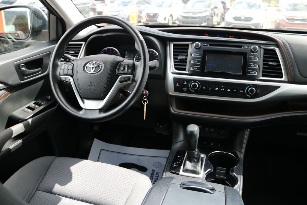 Toyota Highlander LE 2017 à Gatineau, Québec - 11 - w1024h768px