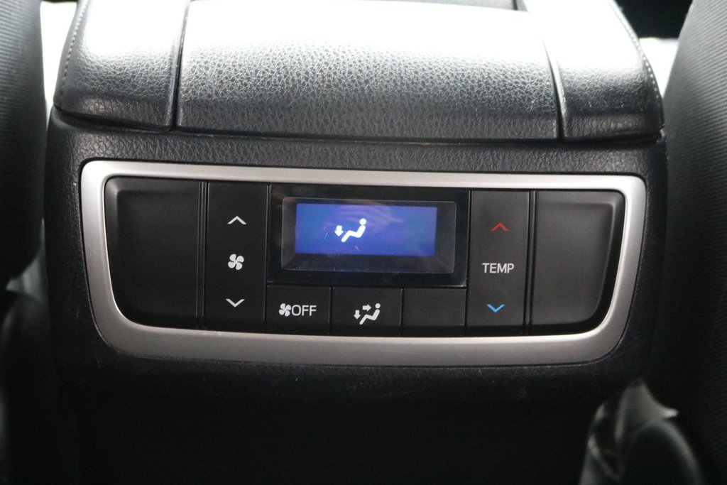 Toyota Highlander LE 2017 à Gatineau, Québec - 10 - w1024h768px