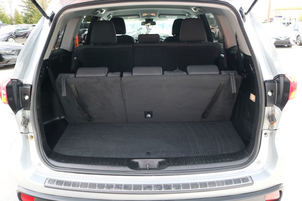 Toyota Highlander LE 2017 à Gatineau, Québec - 24 - w1024h768px