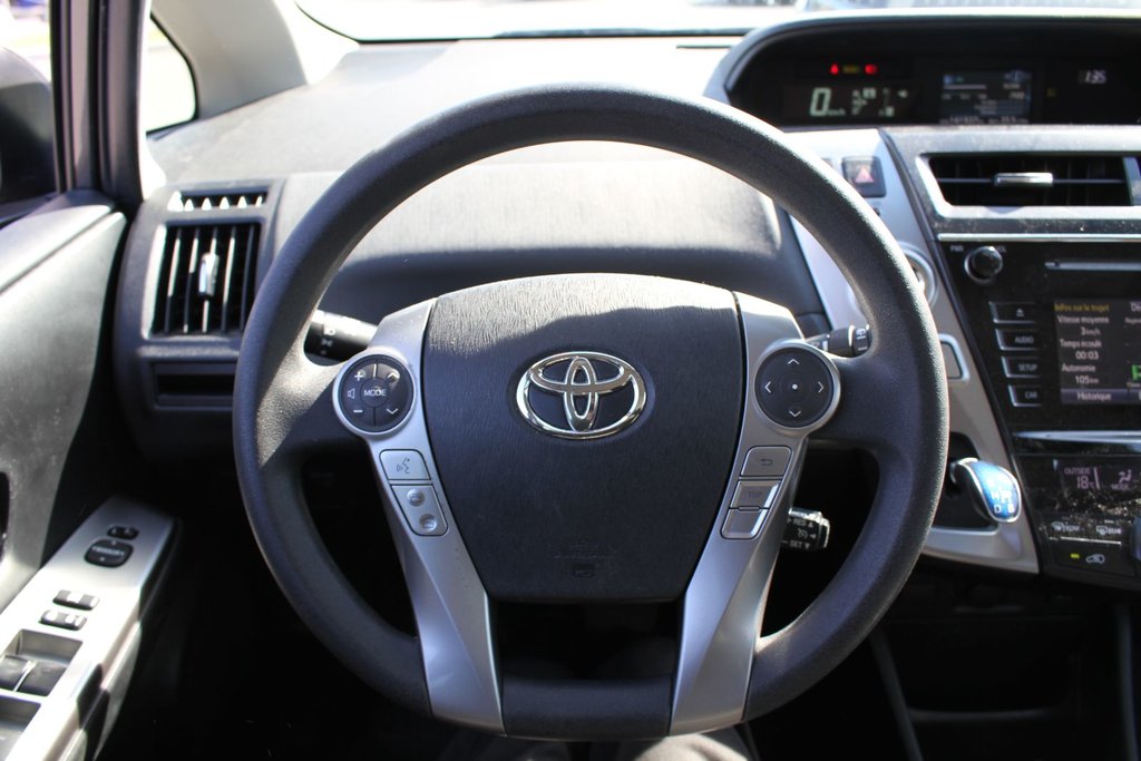 Toyota Prius V 2017 à Gatineau, Québec - 8 - w1024h768px