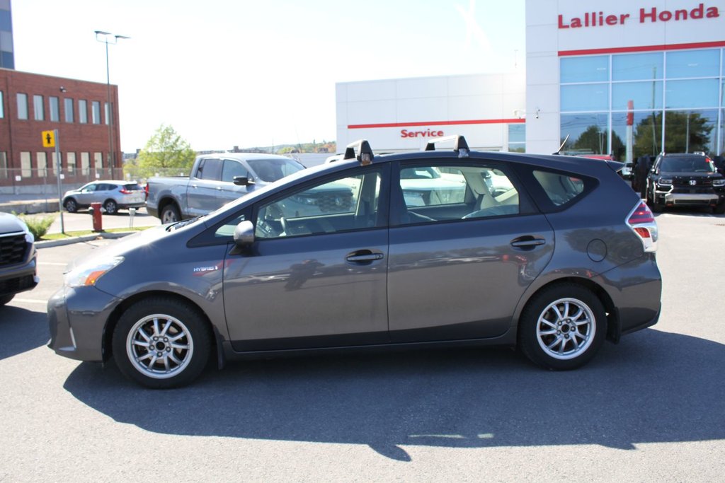 Toyota Prius V 2017 à Gatineau, Québec - 2 - w1024h768px