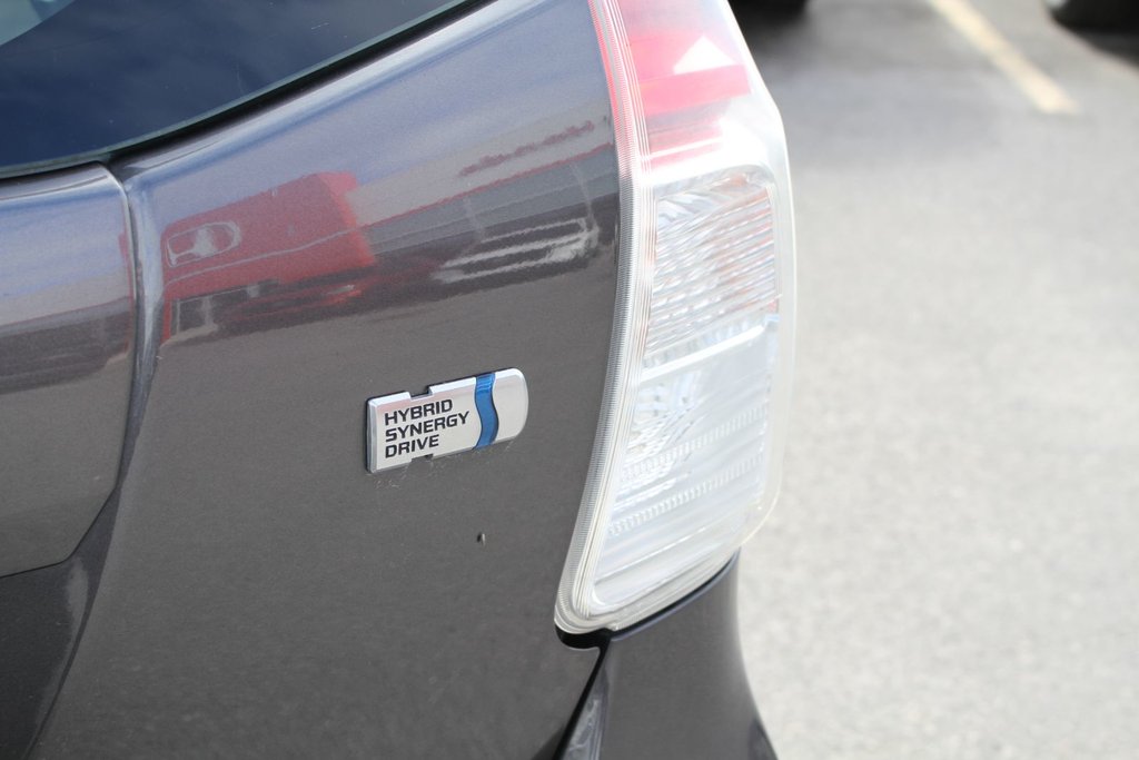 2017 Toyota Prius V in , Quebec - 7 - w1024h768px