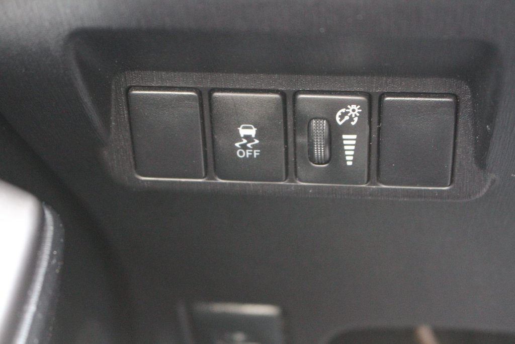 2017 Toyota Prius V in , Quebec - 14 - w1024h768px
