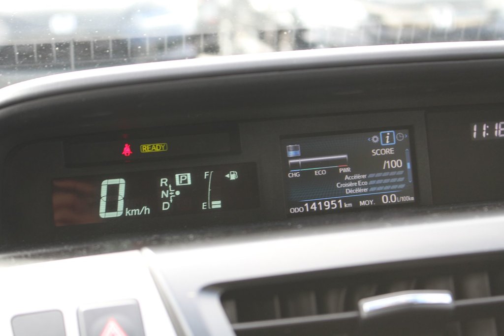 2017 Toyota Prius V in , Quebec - 12 - w1024h768px