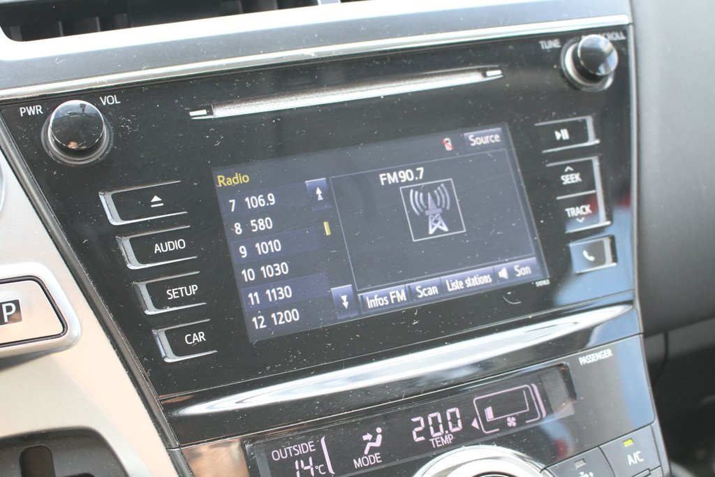 2017 Toyota Prius V in , Quebec - 18 - w1024h768px