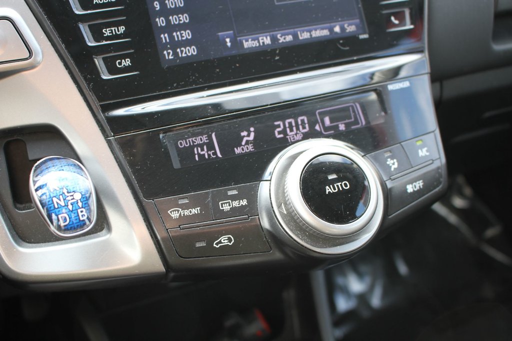 2017 Toyota Prius V in , Quebec - 17 - w1024h768px