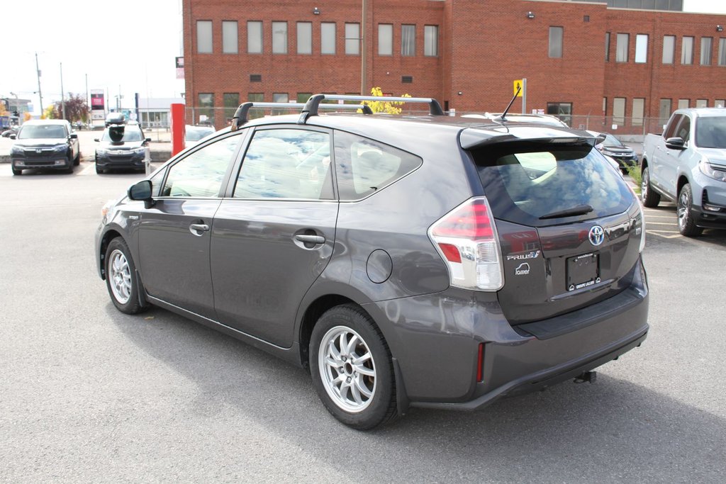 2017 Toyota Prius V in , Quebec - 3 - w1024h768px