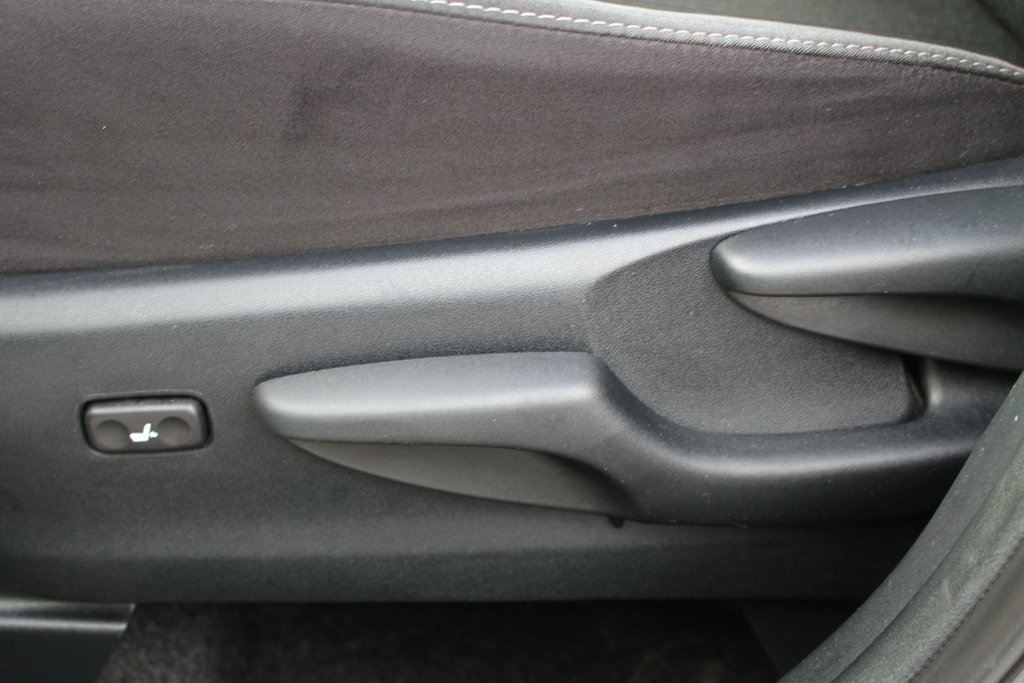 2017 Toyota Prius V in , Quebec - 20 - w1024h768px