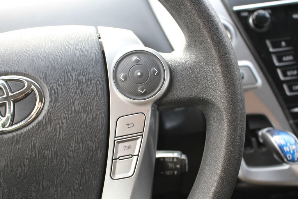 2017 Toyota Prius V in , Quebec - 15 - w1024h768px