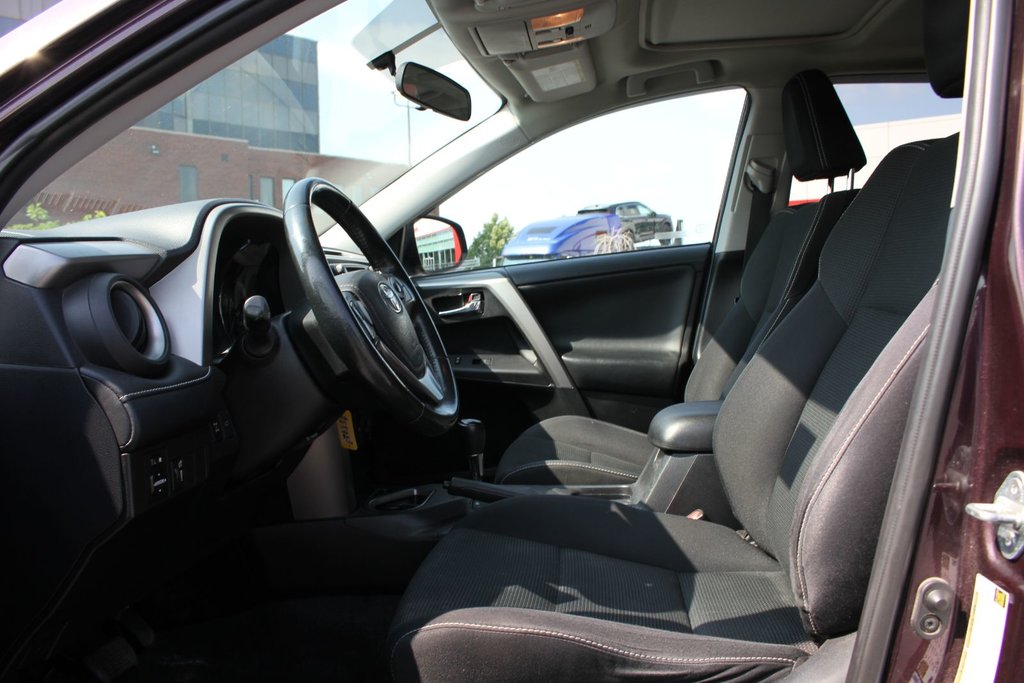 Toyota RAV4 XLE | AWD | 2016 à Gatineau, Québec - 8 - w1024h768px