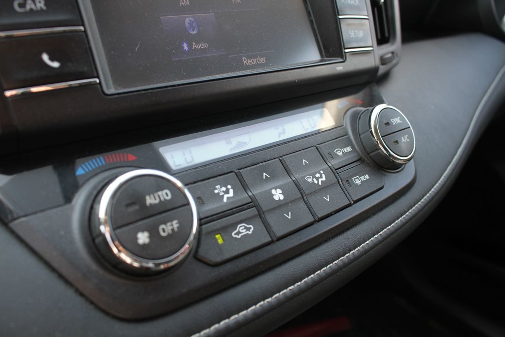 Toyota RAV4 XLE | AWD | 2016 à Gatineau, Québec - 19 - w1024h768px