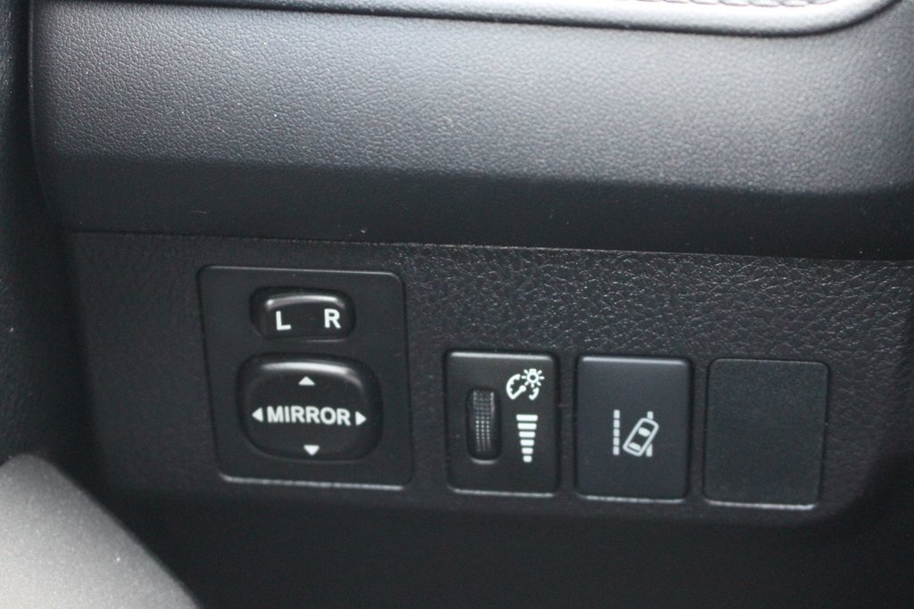 2017 Toyota RAV4 LE AWD | in Gatineau, Quebec - 12 - w1024h768px